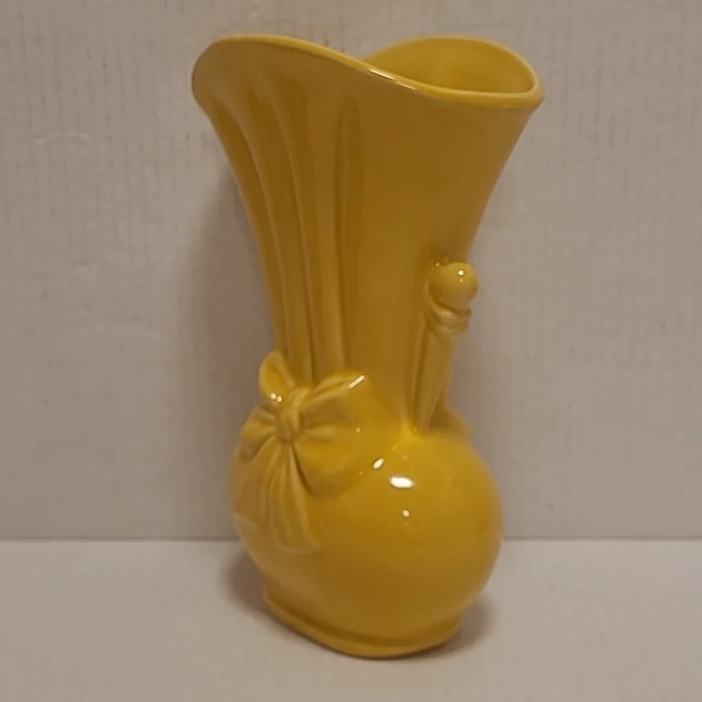 Beautiful Vintage USA Vase